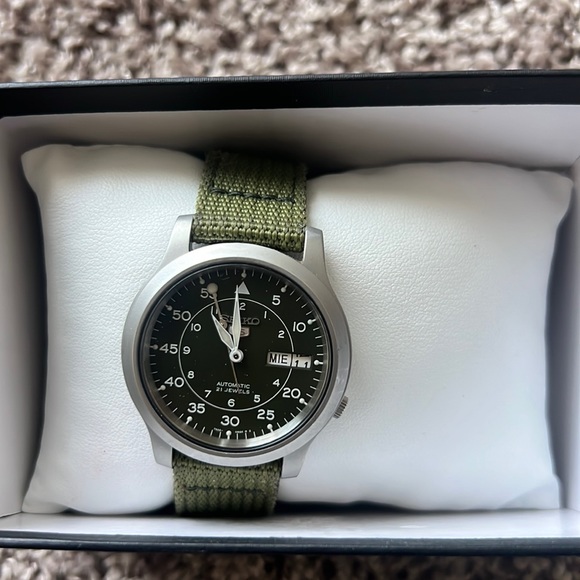 skiko Other - SEIKO 5 Automatic Watch I’m selling it as a part it’s not working